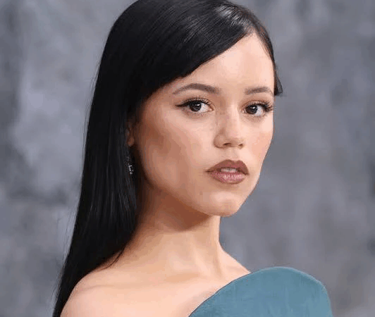 Quem é a namorada de Jenna Ortega? Atualizações e verdade em 2025