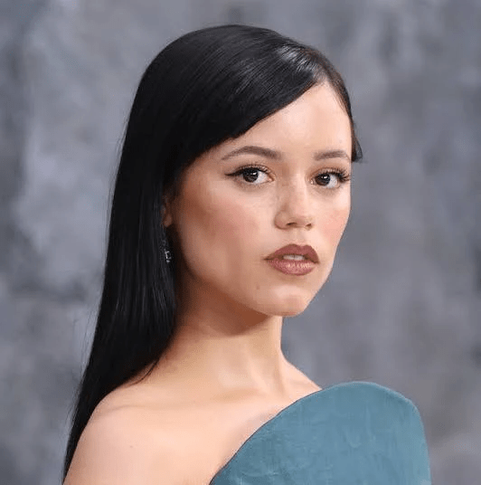 Quem é a namorada de Jenna Ortega? Atualizações e verdade em 2025