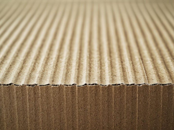 Vantagens do papelão ondulado na proteção de produtos durante o transporte