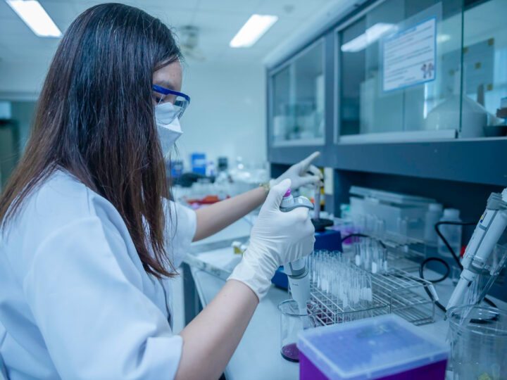 Principais aplicações da centrífuga de bancada laboratório em pesquisas clínicas